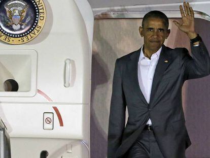 Barack Obama sale del avi&oacute;n presidencial el pasado 3 de junio.