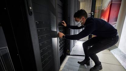 The supercomputer 'Albaicín' was turned on Tuesday at Granada University.