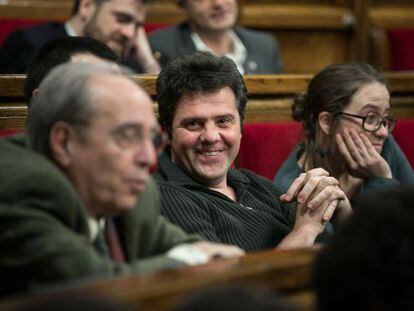 Julià de Jòdar along with Josep Manel Busqueta in the Catalan parlament.