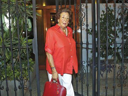 Rita Barberá leaving her home on Wednesday evening.