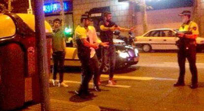 Piqué argues with Barcelona police.