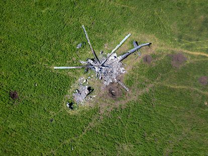 Wreckage of a Russian helicopter shot down on May 16 over Biskvitne, Ukraine.