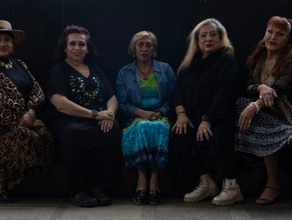 Emma Yessica Duvali, Sara Lugo, Gabriela Elliot, Denisse Valverde and Verónica López, surviving victims of the dirty war.