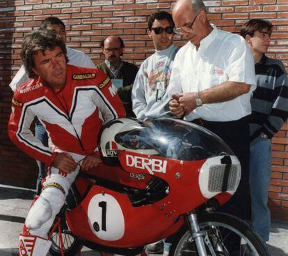 Spanish world champion &Aacute;ngel Nieto back in the day with a &quot;red bullet&quot;.
