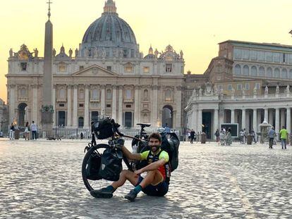 Nil Cabutí in Saint Peter's Square in the Vatican during his European journey.