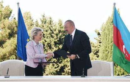 Ursula von der Leyen and Ilham Aliyev after signing a memorandum on gas in Baku.