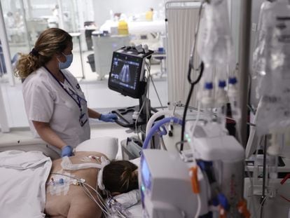 A nurse in an intensive care unit of a hospital in Madrid.