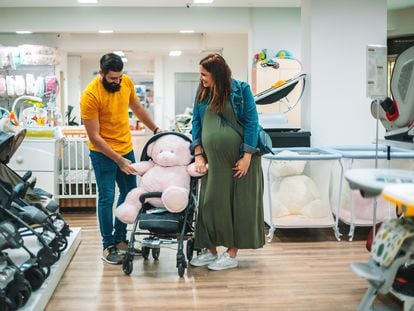 To make sure you’re buying what’s necessary for an incoming baby, it’s best to make a list of Mom and Dad’s specific needs.