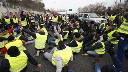 Taxi drivers blocking Avenida de la Hispanidad in Madrid on Tuesday.