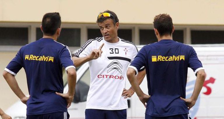 Enrique directs a Celta training session in Portugal.