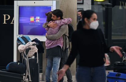 Passengers arriving in Madrid's Barajas airport on Monday.