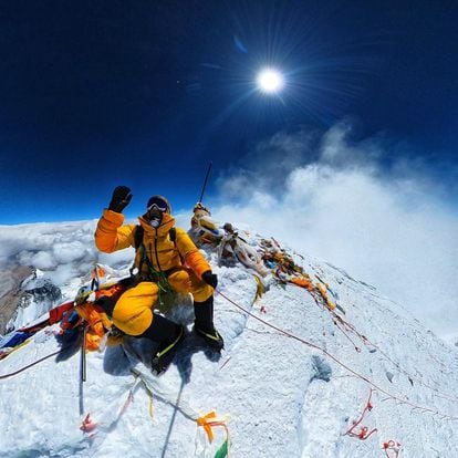 David Goettler on Everest; 21 May 2022.