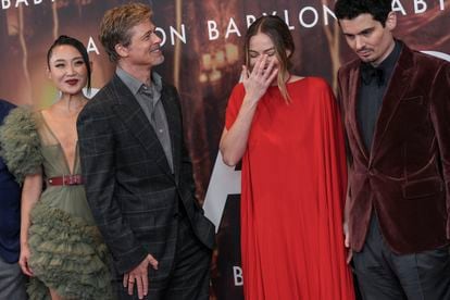 Li Jun Li, Brad Pitt, Margot Robbie and Damien Chazelle at the London premiere of 'Babylon.'
