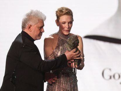 Pedro Almodóvar hands Cate Blanchett the first ever International Goya Award.