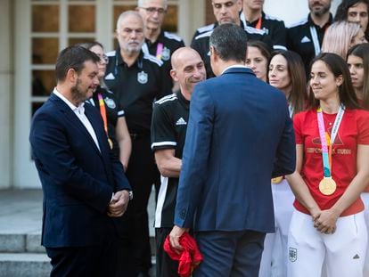 Acting Prime Minister Pedro Sánchez of Spain hosts Luis Rubiales and the women's national soccer team after their victory in the 2023 FIFA Women's World Cup.