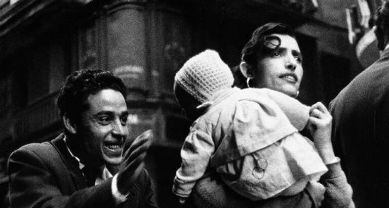 An image from Colom's show El Carrer, comprising photos taken in Barcelona's Barrio Chino from 1958 to 1960.