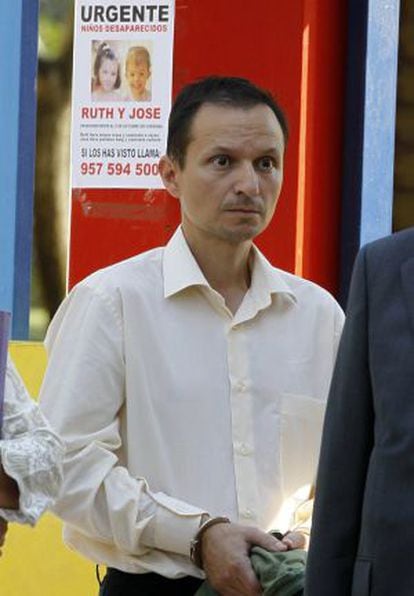 José Bretón handcuffed following his arrest last year.