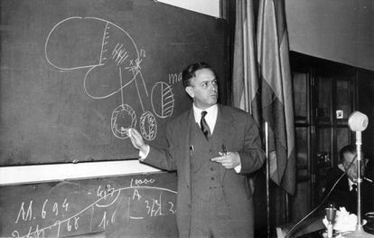 Justo Gonzalo, MD, at a neuropsychiatry congress in Madrid in 1954.
