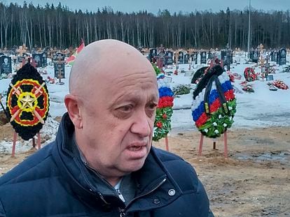 Wagner Group head Yevgeny Prigozhin attends the funeral of Dmitry Menshikov, a fighter of the Wagner group who died during a special operation in Ukraine, at the Beloostrovskoye cemetery outside St. Petersburg, Russia, Saturday, Dec. 24, 2022.