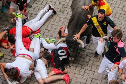 A moment from the third Running of the Bulls in Pamplona, with animals from the José Escolar Gil stockbreeder.