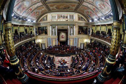 A fisheye view of the inside of Spanish Congress on Tuesday during the vote to confirm Pedro Sánchez in office. There were angry exchanges inside the chamber during the weekend debate that preceded the vote, reflecting Spain’s fractured political scene.
