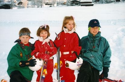 Harry of England, Eugenie and Beatrice of York (daughters of Prince Andrew and Sarah Ferguson) and Prince William, before a day of skiing in Switzerland, on January 4, 1995.