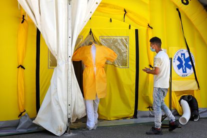 A field hospital in Lleida set up to deal with the rising number of coronavirus cases in the area.