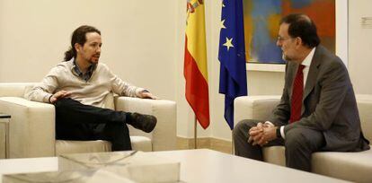 Mariano Rajoy, Presidente del Gobierno en funciones, recibe a Pablo Iglesias, líder de Podemos en La Moncloa.