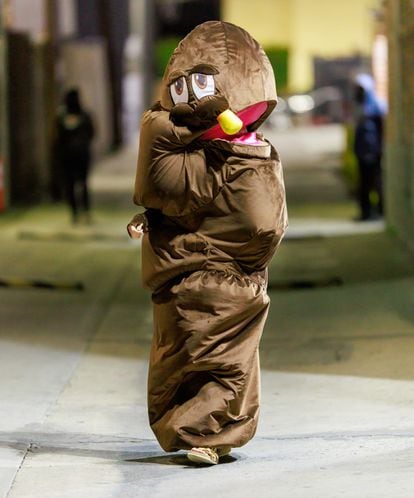 While leaving the taping of the 'Jimmy Kimmel Live' show in February, Katy Perry was photographed wearing a giant poop costume.