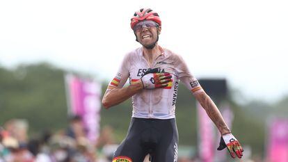 David Valero celebra el lunes su tercer puesto en la final masculina de ciclismo de montaña de campo traviesa.