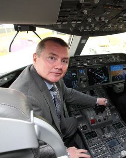Wille Walsh, himself a former pilot, pictured on board a Boeing 787.