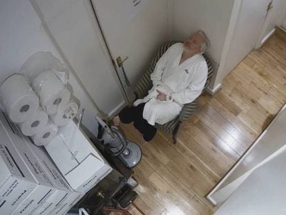 Julian Assange in a still from one of the videos recorded inside the Ecuadorian embassy in London. Video: Details of the spying operation against Assange.