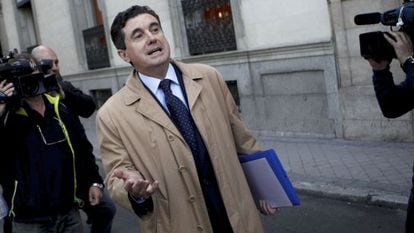 Former Balearics regional premier Jaume Matas walks out of the High Court in May 2013.