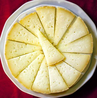 Semi-mature cheese produced in Colmenar de Oreja, 50 kilometers southeast of Madrid.
