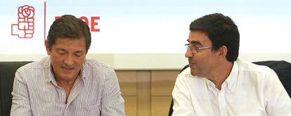 Javier Fernández and Mario Jiménez are temporarily heading the PSOE.