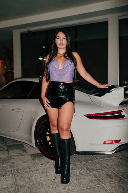 Yashire Laureano, at the entrance of the Fifty Eight nightclub in San Juan. “Your outfit is the first thing you have to choose. What you wear depends on whether you’re going to a more of an underground club, or if you’re going somewhere more refined,” she explains.
