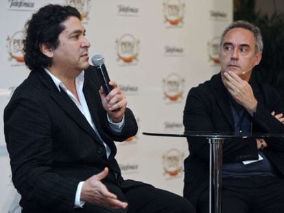 Ferran Adria (r) and Peruvian chef Gaston Acurio (l) during a press conference in Lima.