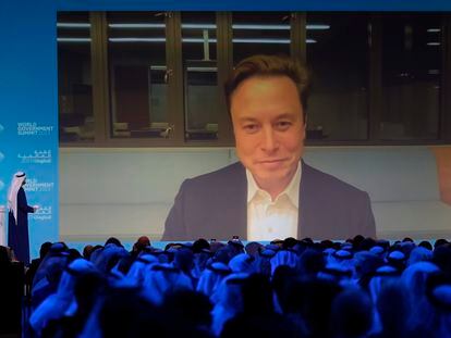 Elon Musk talks virtually to UAE Minister of Cabinet Affairs Mohammad Al Gergawi during the World Government Summit in Dubai, United Arab Emirates, Wednesday, Feb. 15, 2023.