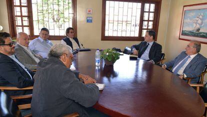 FARC members with Colombian government negotiators Sergio Jaramillo and Humberto de la Calle.