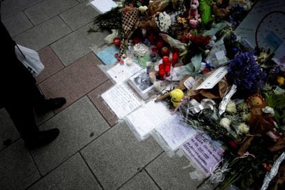 Flowers and messages left at the spot where Samuel Luiz was killed.