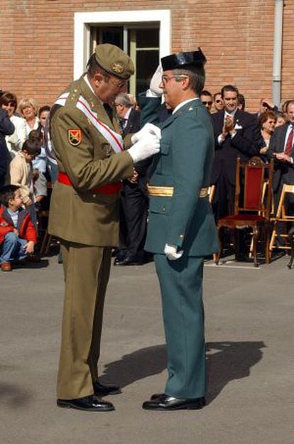 Antonio Tejero is decorated in a ceremony in 2004.