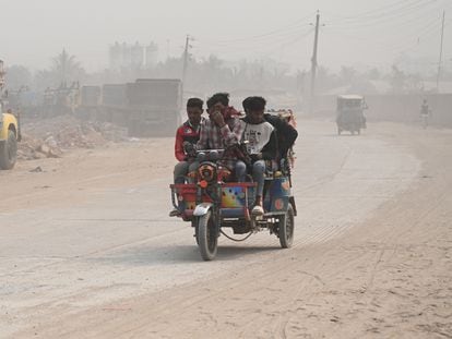 A dusty road in the city of Dhaka, capital of Bangladesh, on January 30, 2024.