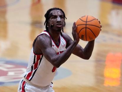 Detroit Mercy guard Antoine Davis shoots a free-throw during an NCAA college basketball game against Youngstown State, Thursday, Jan. 12, 2023, in Detroit.