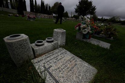 The grave of Venezuelan dictator Marcos Pérez Jiménez in the La Paz cemetery.