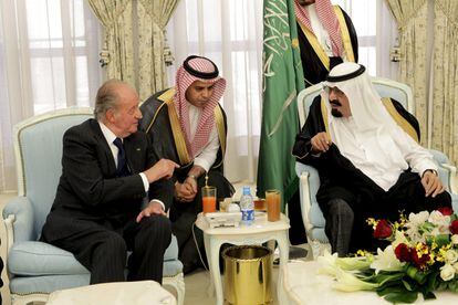 Juan Carlos I during a trip in 2012 with the now-deceased Saudi king, Abdullah bin Abdulaziz.