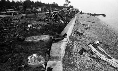 Burned bodies were collected from the sea and the beach. Fleeing for the water, which according to witness accounts began to boil, turned out to be a bad decision. Many bodies were found in seated positions, with rigid arms and legs, as many of the victims were having lunch at the time of the accident.