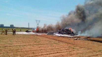 Video: Military cargo plane crashes outside of Seville airport. Photo: EFE | Video: El PAÍS LIVE!