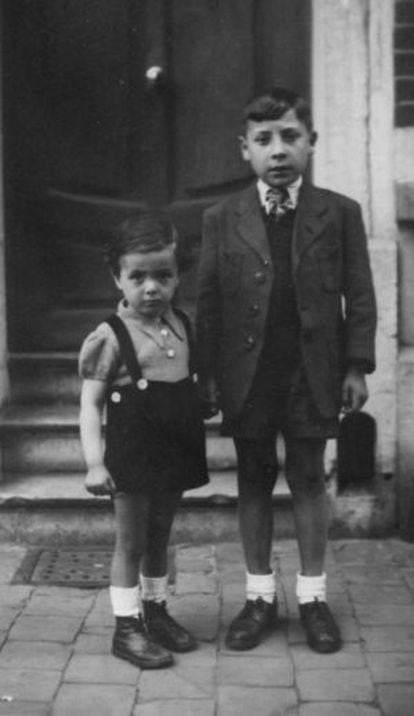 Zalman and Juanito, the older of the two boys, in Brussels in 1942.