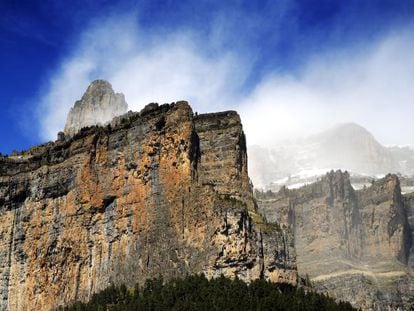 Sobrarbe, in the Aragonese province of Huesca, is home to some of the most striking landscapes in the entire Pyrenees, from the calcareous summits of Treserols to the canyons of Ordesa and Añisclo (pictured), the valleys of Pineta and Escuaín, the Posets massif, the valley of Chistau and the Sierra de Guara mountains. / www.geoparquepirineos.com