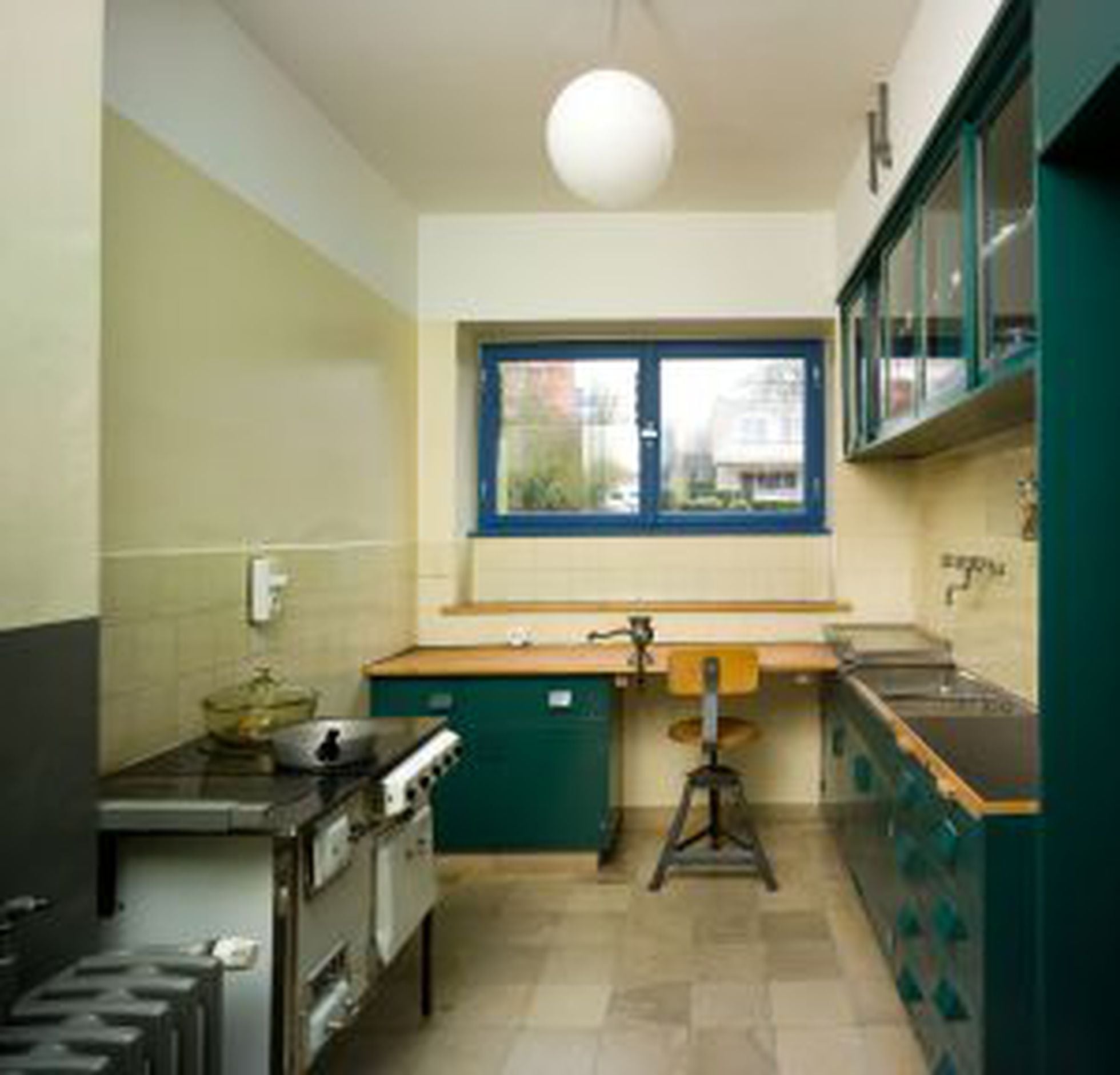 The apartment of the visionary who designed your kitchen | Culture | EL  PAÍS English